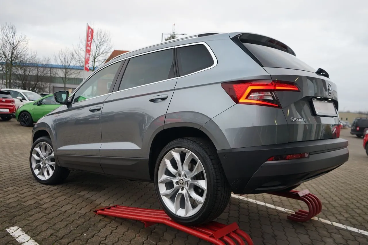 Skoda Karoq 2.0 TDI Style DSG 4x4...  Image 4