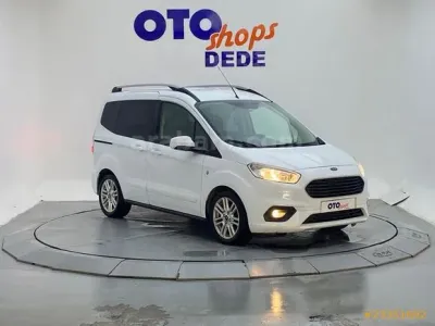 Ford Tourneo Courier 1.5 TDCi Titanium